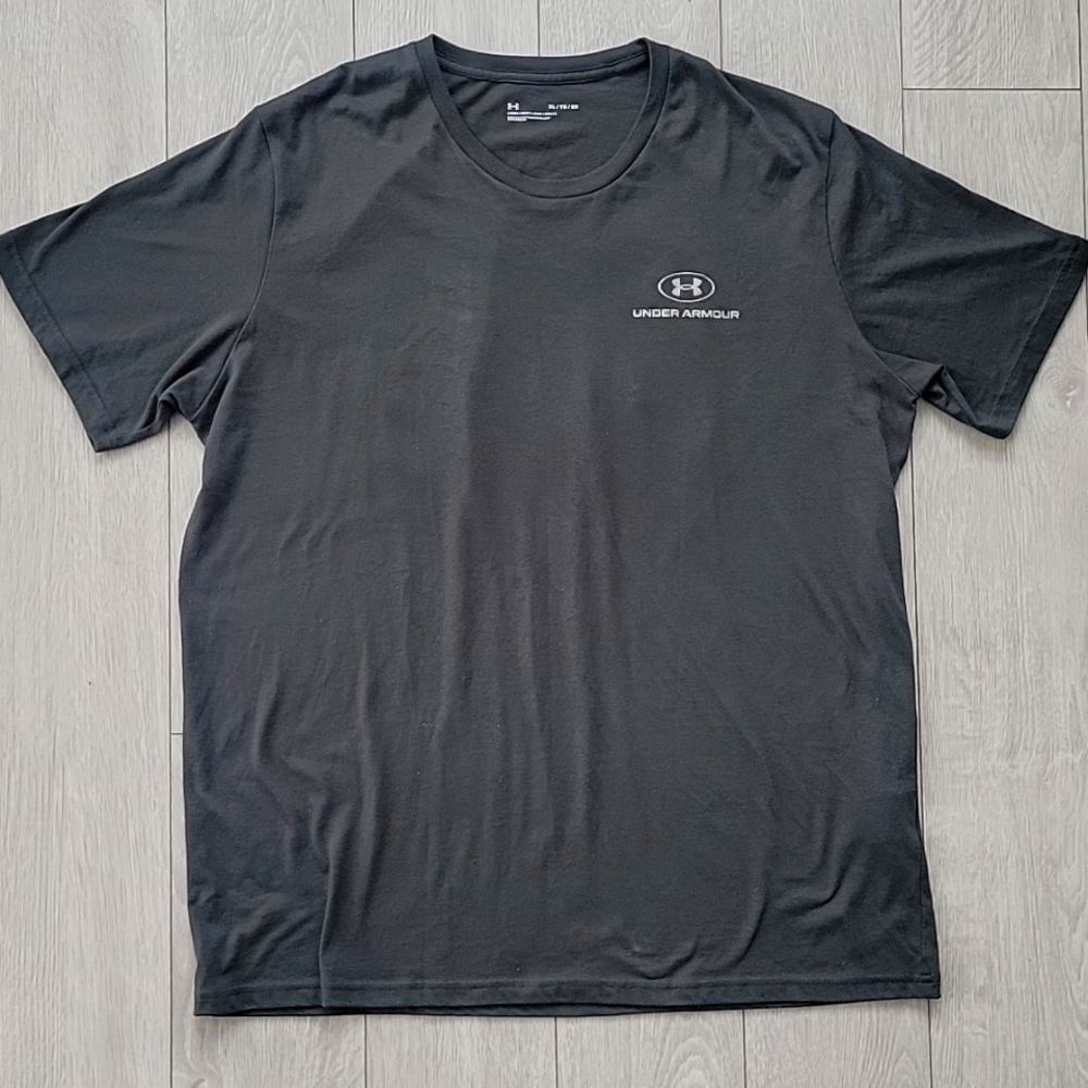 Under Armour Tshirt
